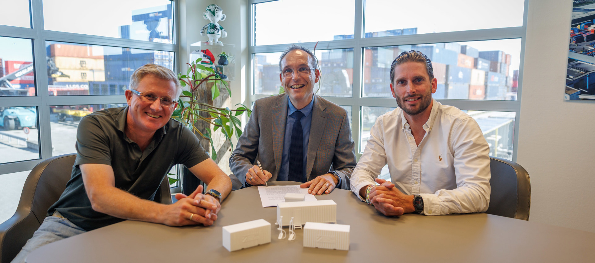 Ondertekening nieuw laadstation voor binnenvaartschepen